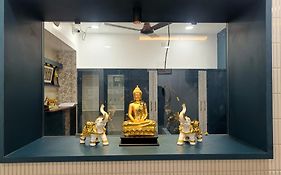 Sri Tirumalaa Hotel